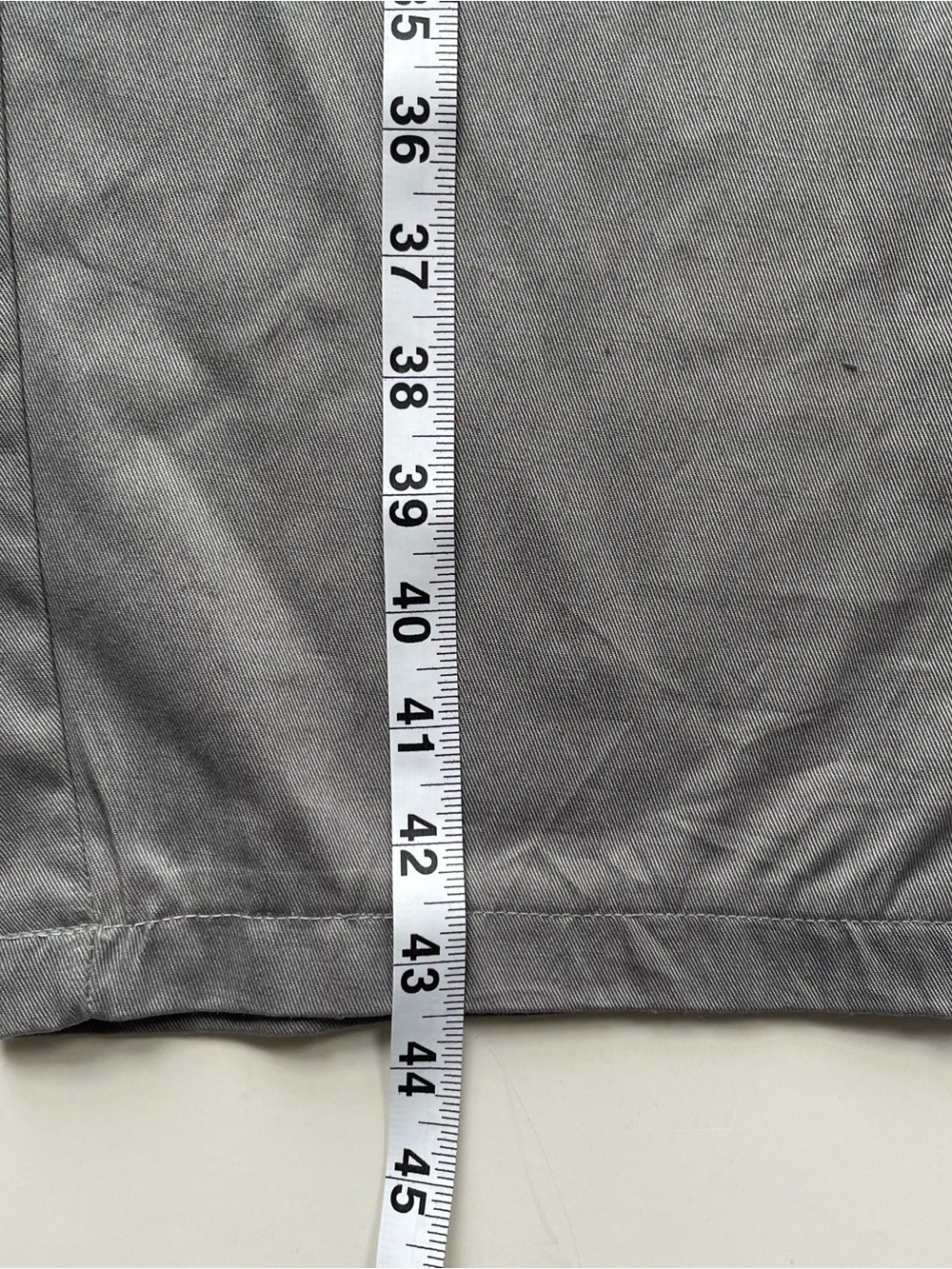 Men's Two-Tone Gray Cargo Pants with Utility Pockets - Picture 8 of 9